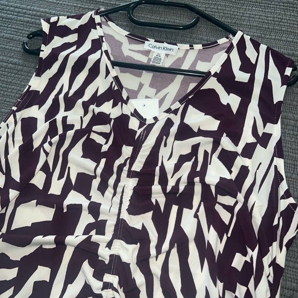 Calvin Klein Top - Picture 2 of 3